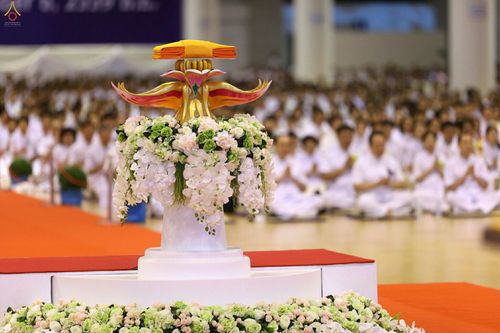 ภาพ No.26561:ประมวลภาพพิธีทอดกฐินวัดพระธรรมกาย ประจำปี พ.ศ. 2559