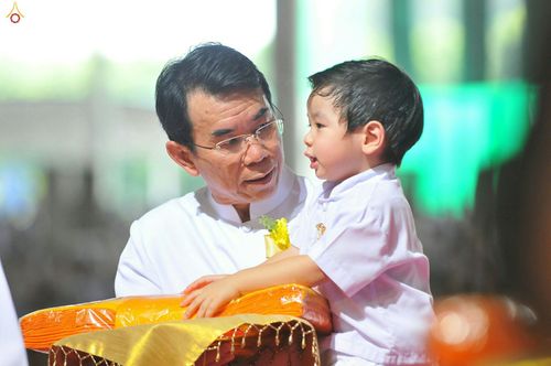 ภาพ No.26568:ประมวลภาพพิธีทอดกฐินวัดพระธรรมกาย ประจำปี พ.ศ. 2559