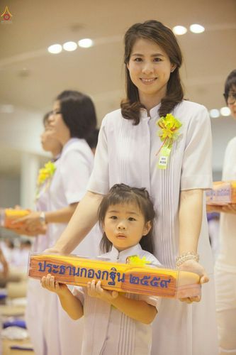 ภาพ No.26576:ประมวลภาพพิธีทอดกฐินวัดพระธรรมกาย ประจำปี พ.ศ. 2559