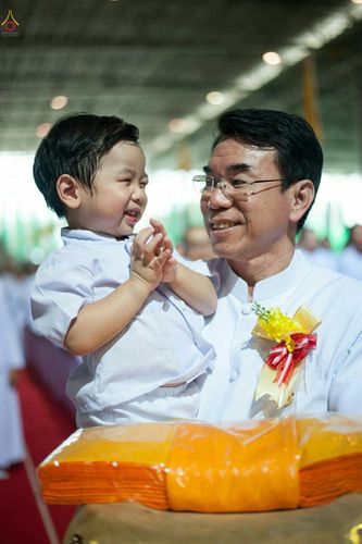 ภาพ No.26579:ประมวลภาพพิธีทอดกฐินวัดพระธรรมกาย ประจำปี พ.ศ. 2559