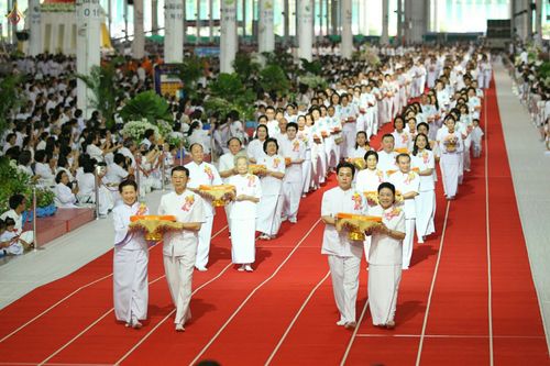 ภาพ No.26580:ประมวลภาพพิธีทอดกฐินวัดพระธรรมกาย ประจำปี พ.ศ. 2559