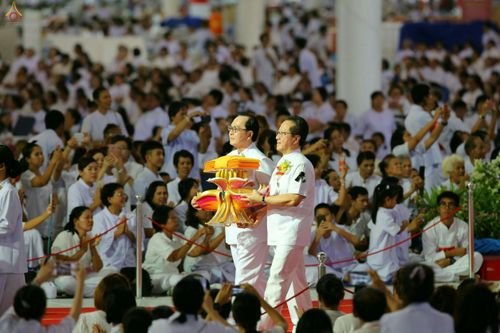 ภาพ No.26583:ประมวลภาพพิธีทอดกฐินวัดพระธรรมกาย ประจำปี พ.ศ. 2559