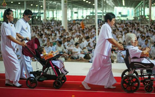 ภาพ No.26585:ประมวลภาพพิธีทอดกฐินวัดพระธรรมกาย ประจำปี พ.ศ. 2559