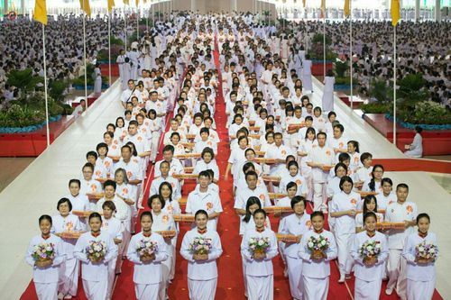ภาพ No.26584:ประมวลภาพพิธีทอดกฐินวัดพระธรรมกาย ประจำปี พ.ศ. 2559