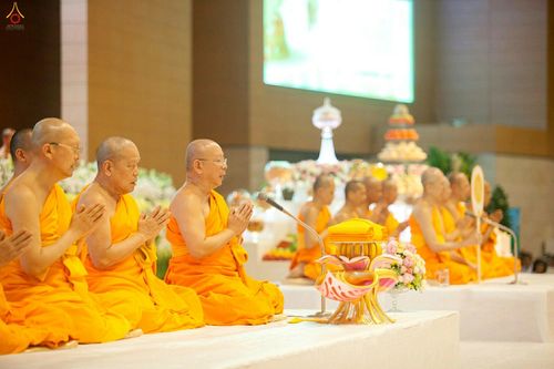 ภาพ No.26590:ประมวลภาพพิธีทอดกฐินวัดพระธรรมกาย ประจำปี พ.ศ. 2559