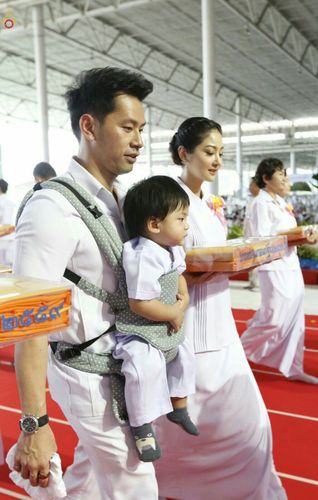 ภาพ No.26593:ประมวลภาพพิธีทอดกฐินวัดพระธรรมกาย ประจำปี พ.ศ. 2559