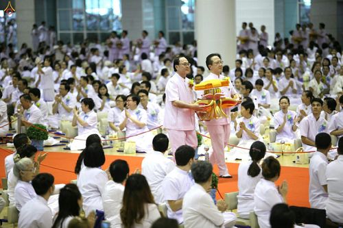 ภาพ No.26601:ประมวลภาพพิธีทอดกฐินวัดพระธรรมกาย ประจำปี พ.ศ. 2559