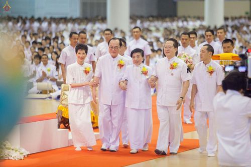 ภาพ No.26613:ประมวลภาพพิธีทอดกฐินวัดพระธรรมกาย ประจำปี พ.ศ. 2559