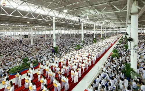 ภาพ No.26615:ประมวลภาพพิธีทอดกฐินวัดพระธรรมกาย ประจำปี พ.ศ. 2559