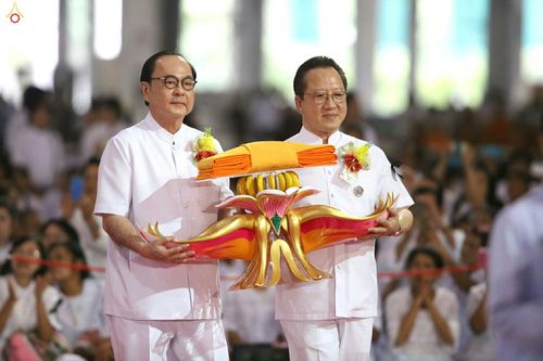 ภาพ No.26619:ประมวลภาพพิธีทอดกฐินวัดพระธรรมกาย ประจำปี พ.ศ. 2559