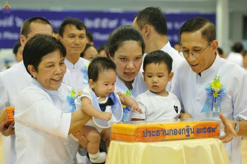 ภาพ No.26621:ประมวลภาพพิธีทอดกฐินวัดพระธรรมกาย ประจำปี พ.ศ. 2559