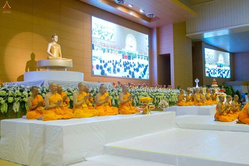ภาพ No.26628:ประมวลภาพพิธีทอดกฐินวัดพระธรรมกาย ประจำปี พ.ศ. 2559