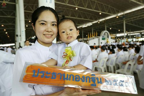 ภาพ No.26626:ประมวลภาพพิธีทอดกฐินวัดพระธรรมกาย ประจำปี พ.ศ. 2559