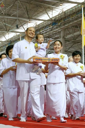 ภาพ No.26633:ประมวลภาพพิธีทอดกฐินวัดพระธรรมกาย ประจำปี พ.ศ. 2559