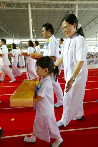 ภาพ No.26638:ประมวลภาพพิธีทอดกฐินวัดพระธรรมกาย ประจำปี พ.ศ. 2559