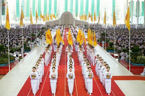 ภาพ No.26642:ประมวลภาพพิธีทอดกฐินวัดพระธรรมกาย ประจำปี พ.ศ. 2559