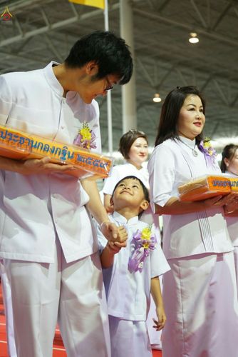 ภาพ No.26645:ประมวลภาพพิธีทอดกฐินวัดพระธรรมกาย ประจำปี พ.ศ. 2559
