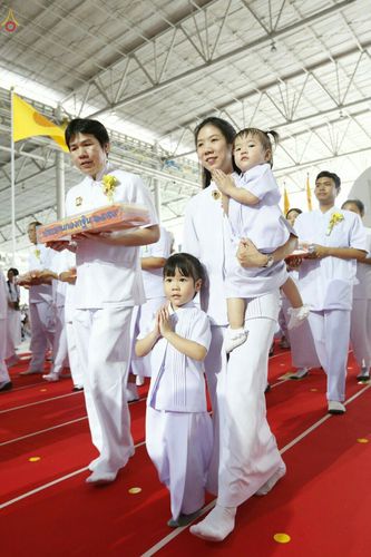 ภาพ No.26660:ประมวลภาพพิธีทอดกฐินวัดพระธรรมกาย ประจำปี พ.ศ. 2559