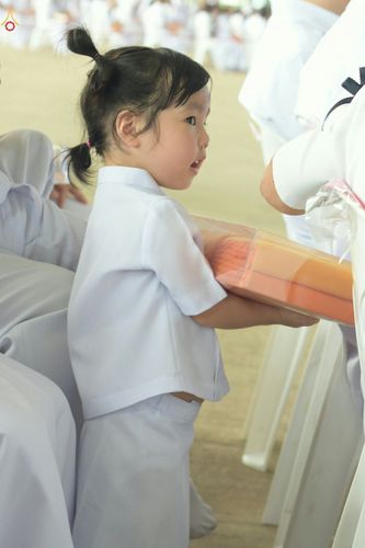 ภาพ No.26670:ประมวลภาพพิธีทอดกฐินวัดพระธรรมกาย ประจำปี พ.ศ. 2559