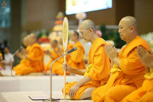 ภาพ No.26671:ประมวลภาพพิธีทอดกฐินวัดพระธรรมกาย ประจำปี พ.ศ. 2559