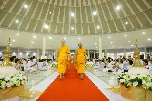 พิธีมุทิตาพระมหาเถระและพระเถระ ณ วัดพระธรรมกาย วันอาทิตย์ที่ 6 พ.ย. 2559