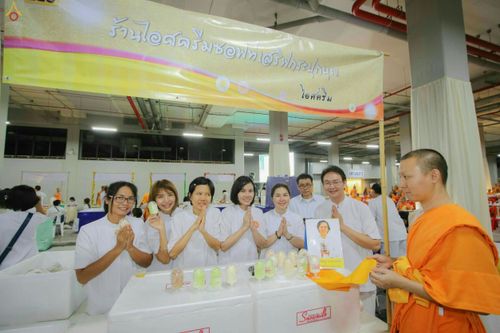 ภาพ No.26680:พิธีมุทิตาพระมหาเถระและพระเถระ ณ วัดพระธรรมกาย วันอาทิตย์ที่ 6 พ.ย. 2559