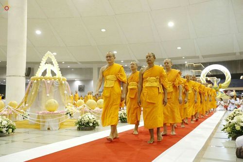 ภาพ No.26693:พิธีมุทิตาพระมหาเถระและพระเถระ ณ วัดพระธรรมกาย วันอาทิตย์ที่ 6 พ.ย. 2559