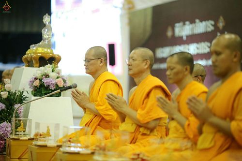 ภาพ No.26703:พิธีมุทิตาพระมหาเถระและพระเถระ ณ วัดพระธรรมกาย วันอาทิตย์ที่ 6 พ.ย. 2559