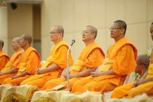 ภาพ No.26715:พิธีมุทิตาพระมหาเถระและพระเถระ ณ วัดพระธรรมกาย วันอาทิตย์ที่ 6 พ.ย. 2559