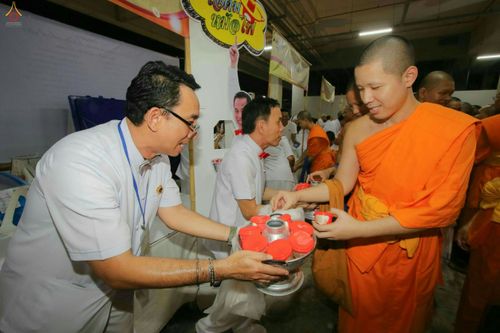 ภาพ No.26721:พิธีมุทิตาพระมหาเถระและพระเถระ ณ วัดพระธรรมกาย วันอาทิตย์ที่ 6 พ.ย. 2559