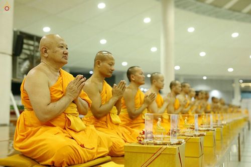 ภาพ No.26727:พิธีมุทิตาพระมหาเถระและพระเถระ ณ วัดพระธรรมกาย วันอาทิตย์ที่ 6 พ.ย. 2559