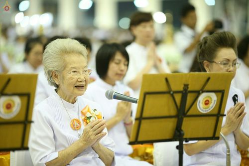 ภาพ No.26748:พิธีมุทิตาพระมหาเถระและพระเถระ ณ วัดพระธรรมกาย วันอาทิตย์ที่ 6 พ.ย. 2559