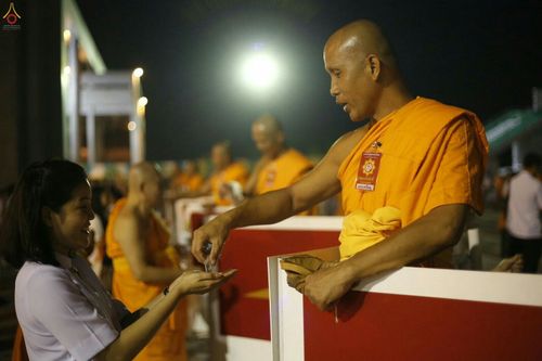 ภาพ No.26870:บุญใหญ่ วันลอยกระทง 2559