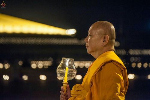 ภาพ No.26885:บุญใหญ่ วันลอยกระทง 2559