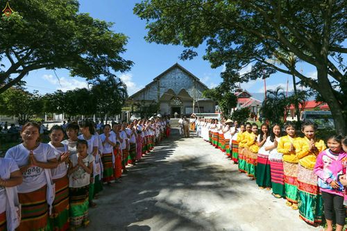 ภาพ No.27016:พิธีทอดกฐินธรรมชัย ณ วัดสามัคคีสวนดอก เอิ่งกาดเต่า นครเชียงตุง สาธารณรัฐแห่งสหภาพเมียนมาร์