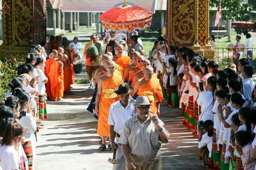 ภาพ No.27025:พิธีทอดกฐินธรรมชัย ณ วัดสามัคคีสวนดอก เอิ่งกาดเต่า นครเชียงตุง สาธารณรัฐแห่งสหภาพเมียนมาร์