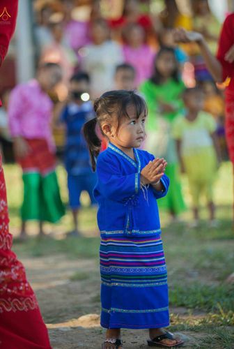 ภาพ No.27026:พิธีทอดกฐินธรรมชัย ณ วัดสามัคคีสวนดอก เอิ่งกาดเต่า นครเชียงตุง สาธารณรัฐแห่งสหภาพเมียนมาร์