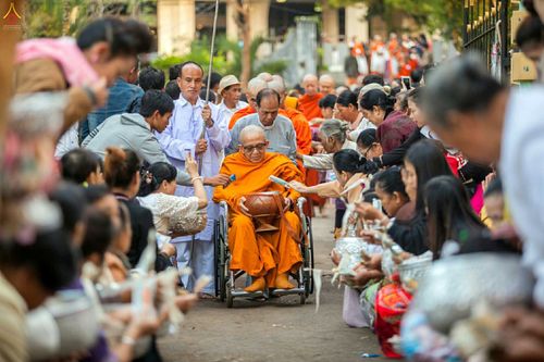 ภาพ No.27039:พิธีทอดกฐินธรรมชัย ณ วัดสามัคคีสวนดอก เอิ่งกาดเต่า นครเชียงตุง สาธารณรัฐแห่งสหภาพเมียนมาร์