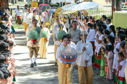 ภาพ No.27042:พิธีทอดกฐินธรรมชัย ณ วัดสามัคคีสวนดอก เอิ่งกาดเต่า นครเชียงตุง สาธารณรัฐแห่งสหภาพเมียนมาร์