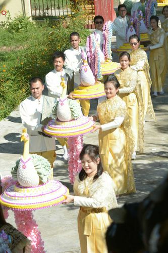 ภาพ No.27075:พิธีทอดกฐินธรรมชัย ณ วัดสามัคคีสวนดอก เอิ่งกาดเต่า นครเชียงตุง สาธารณรัฐแห่งสหภาพเมียนมาร์