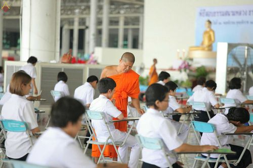 ภาพ No.26976:พิธีสอบธรรมสนามหลวง ธรรมศึกษา ณ วัดพระธรรมกาย ประจำปี พ.ศ. 2559