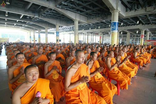 ภาพ No.27096:สวดธัมมจักกัปปวัตตนสูตรบูชาพระมหาธรรมกายเจดีย์พระมหาเจดีย์พระพุทธเจ้าล้านพระองค์