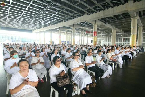 ภาพ No.27099:สวดธัมมจักกัปปวัตตนสูตรบูชาพระมหาธรรมกายเจดีย์พระมหาเจดีย์พระพุทธเจ้าล้านพระองค์