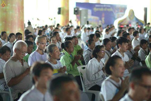 ภาพ No.27101:สวดธัมมจักกัปปวัตตนสูตรบูชาพระมหาธรรมกายเจดีย์พระมหาเจดีย์พระพุทธเจ้าล้านพระองค์