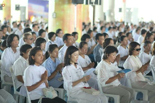 ภาพ No.27107:สวดธัมมจักกัปปวัตตนสูตรบูชาพระมหาธรรมกายเจดีย์พระมหาเจดีย์พระพุทธเจ้าล้านพระองค์