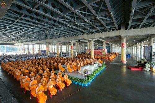 ภาพ No.27109:สวดธัมมจักกัปปวัตตนสูตรบูชาพระมหาธรรมกายเจดีย์พระมหาเจดีย์พระพุทธเจ้าล้านพระองค์