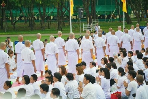 ภาพ No.27114:พิธีบรรพชาอุปสมบทหมู่นาคธรรมทายาทบูชาธรรมพระราชภาวนาจารย์เพื่อน้อมถวายเป็นพระราชกุศล