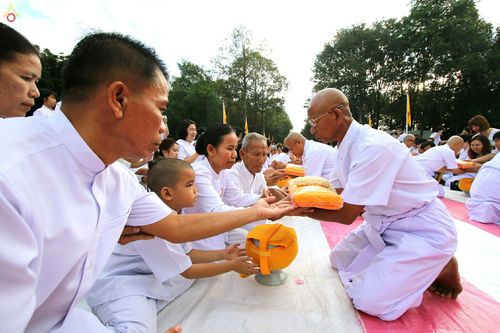 ภาพ No.27124:พิธีบรรพชาอุปสมบทหมู่นาคธรรมทายาทบูชาธรรมพระราชภาวนาจารย์เพื่อน้อมถวายเป็นพระราชกุศล