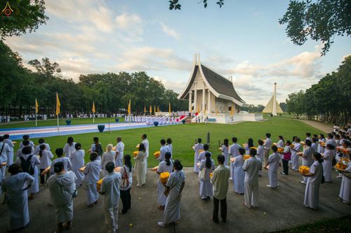 ภาพ No.27159:พิธีบรรพชาอุปสมบทหมู่นาคธรรมทายาทบูชาธรรมพระราชภาวนาจารย์เพื่อน้อมถวายเป็นพระราชกุศล