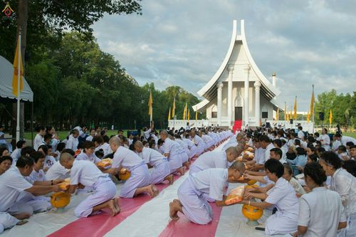 ภาพ No.27170:พิธีบรรพชาอุปสมบทหมู่นาคธรรมทายาทบูชาธรรมพระราชภาวนาจารย์เพื่อน้อมถวายเป็นพระราชกุศล